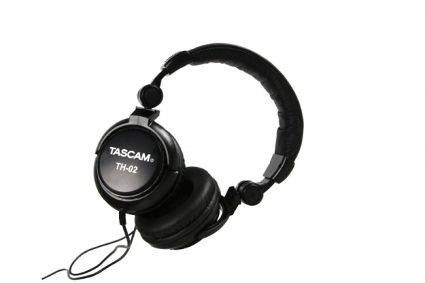 TASCAM TH-02 TASCAM TH-02